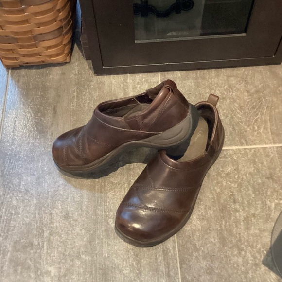 LL Bean Women’s Brown Leather Clog Slip On - Picture 2 of 8